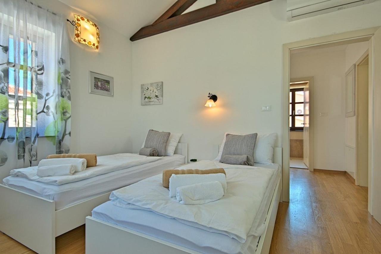 Stone Villa Zahara Liznjan Luaran gambar