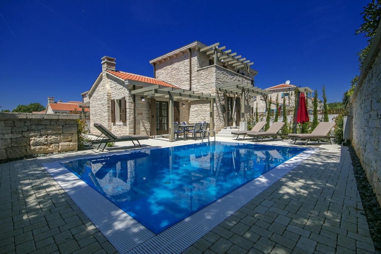 Stone Villa Zahara Liznjan Luaran gambar
